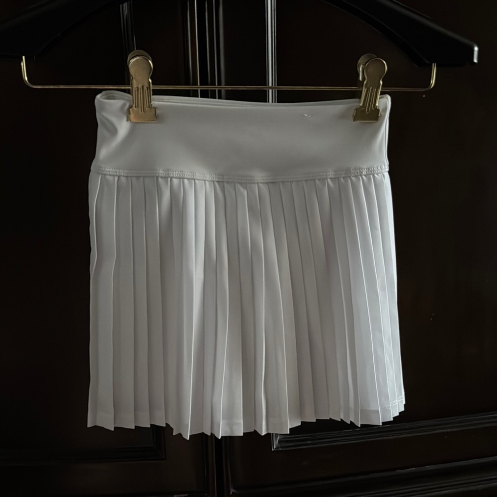 Cotton on kids White Pleated Skirt kids size5-5
